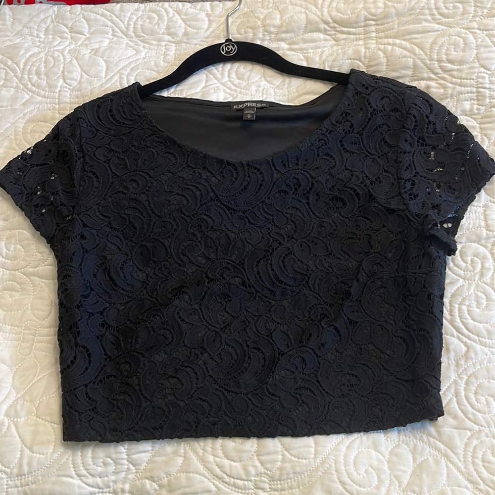 Express Women’s black lace overlay crop top size small